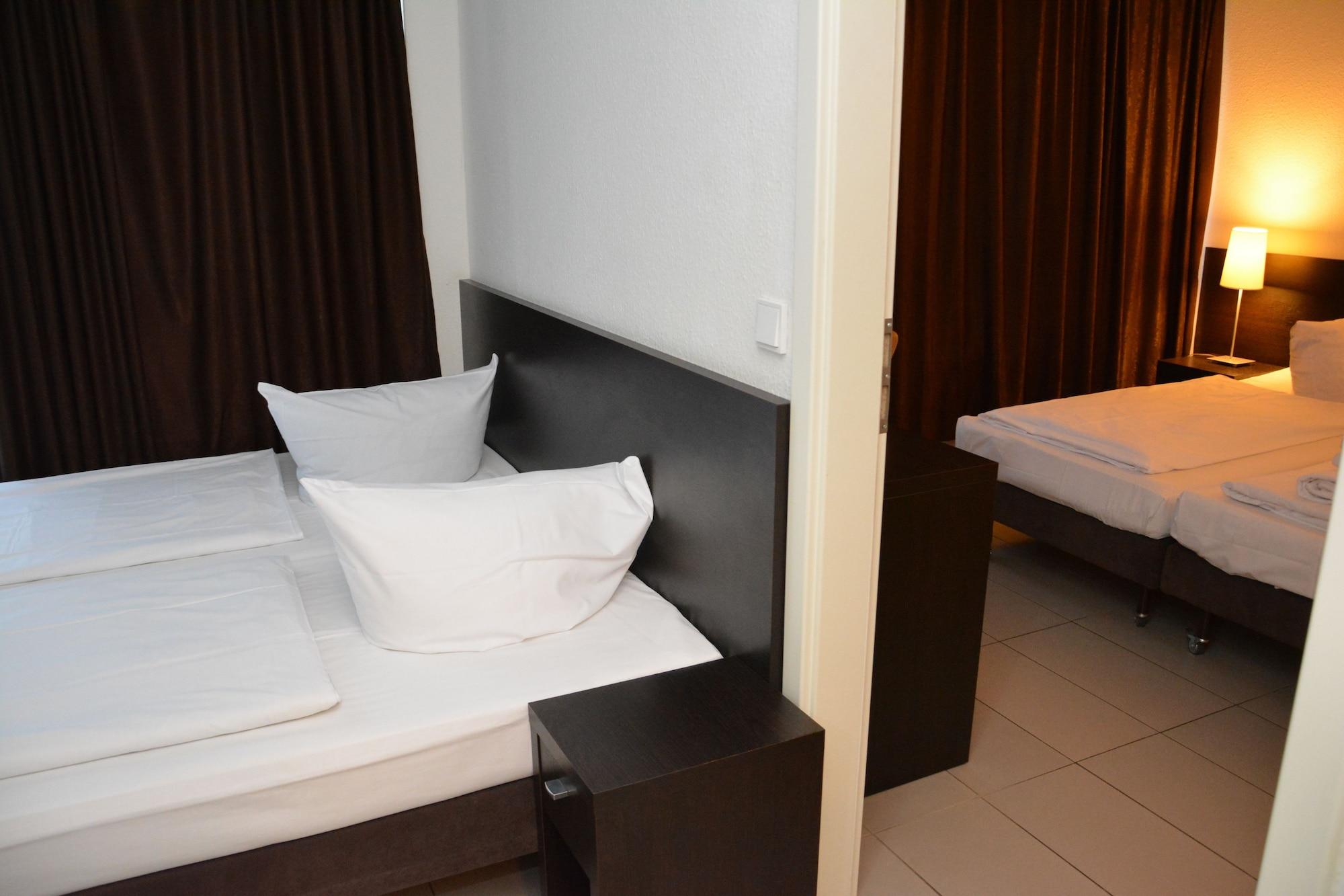 Mosel Hotel Frankfurt am Main ภายนอก รูปภาพ