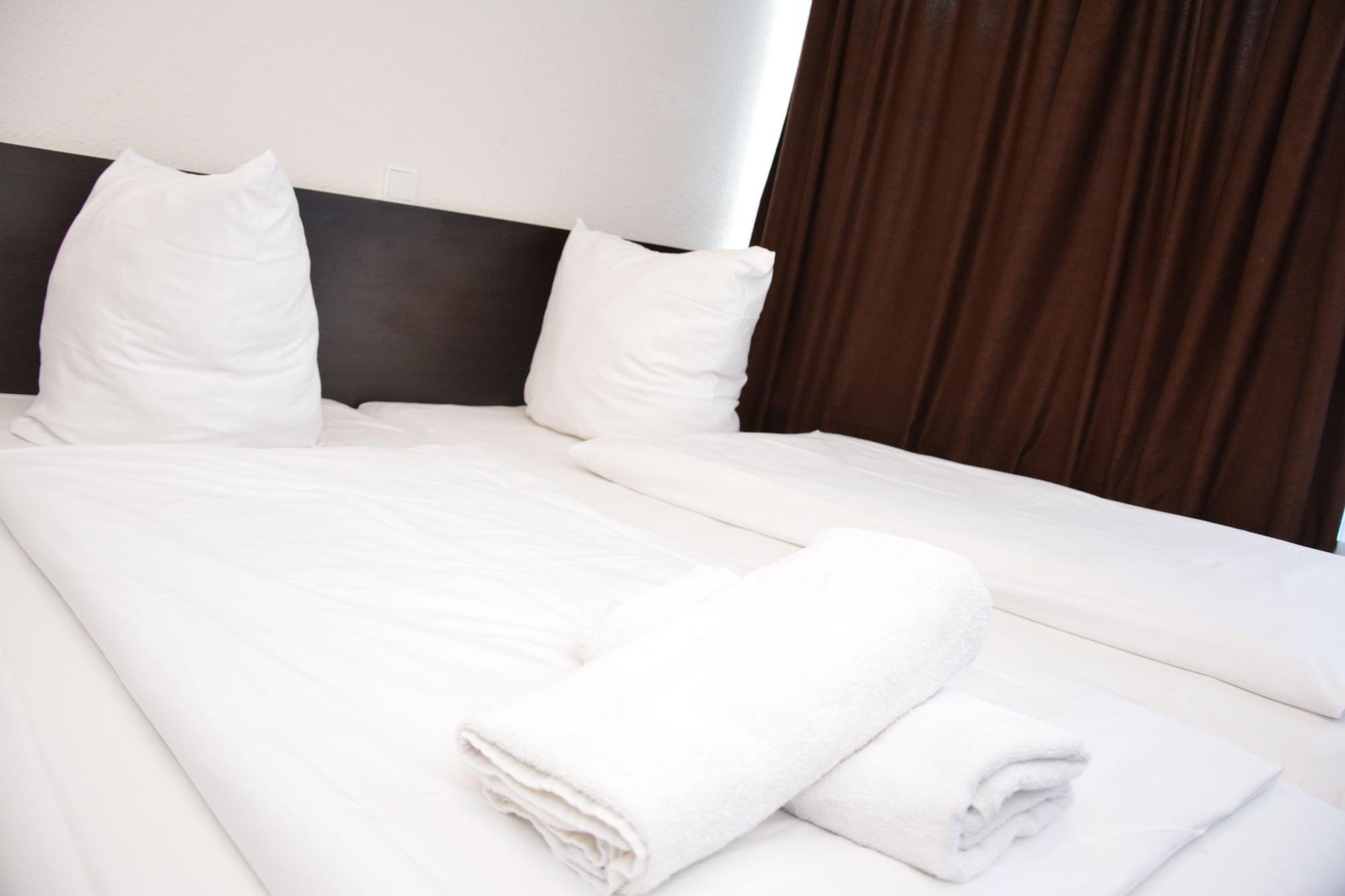 Mosel Hotel Frankfurt am Main ภายนอก รูปภาพ