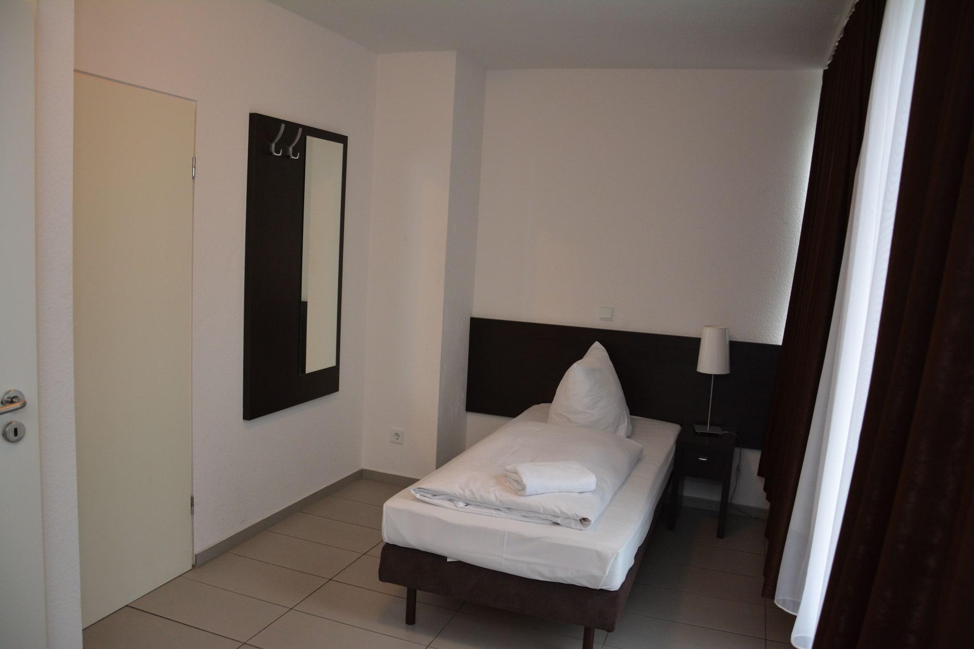 Mosel Hotel Frankfurt am Main ภายนอก รูปภาพ