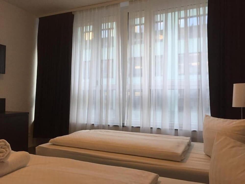 Mosel Hotel Frankfurt am Main ภายนอก รูปภาพ