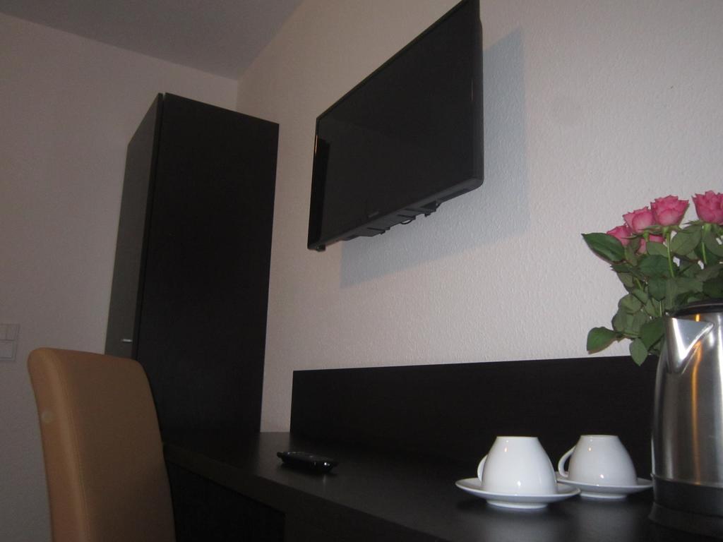 Mosel Hotel Frankfurt am Main ภายนอก รูปภาพ