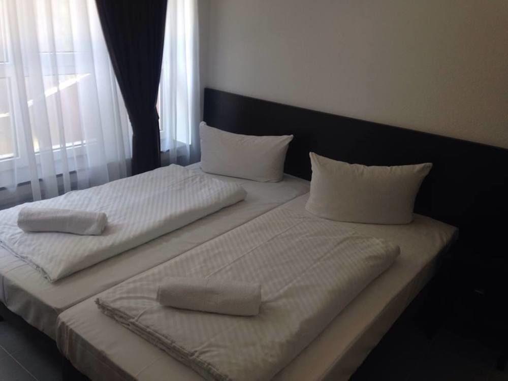 Mosel Hotel Frankfurt am Main ภายนอก รูปภาพ